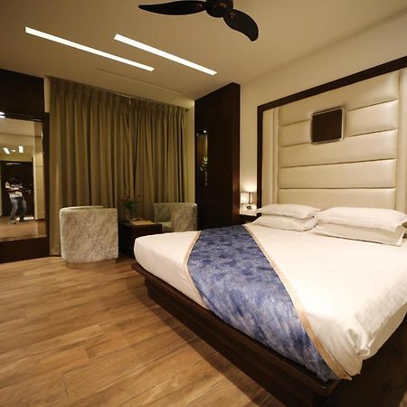 Hotel Prince Viraj 자발푸르 외부 사진