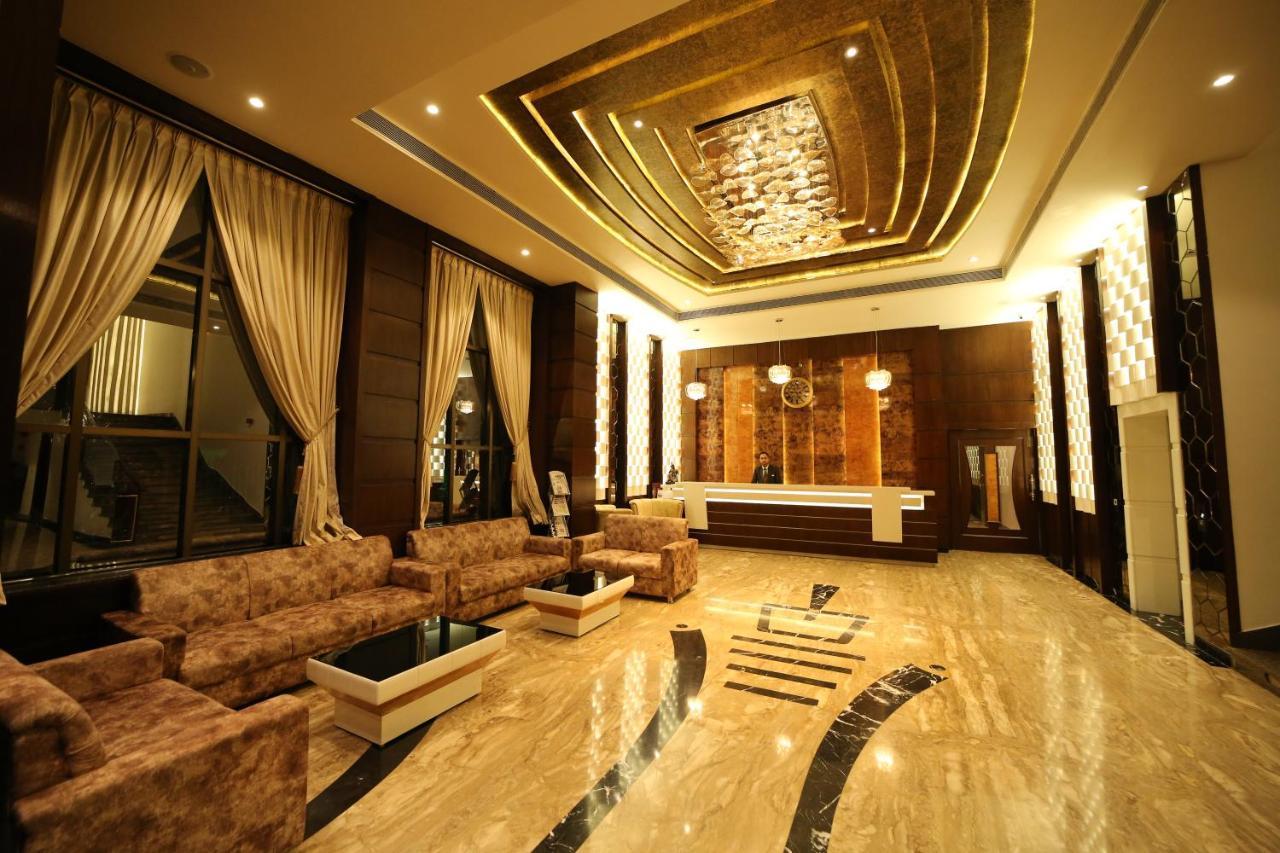 Hotel Prince Viraj 자발푸르 외부 사진