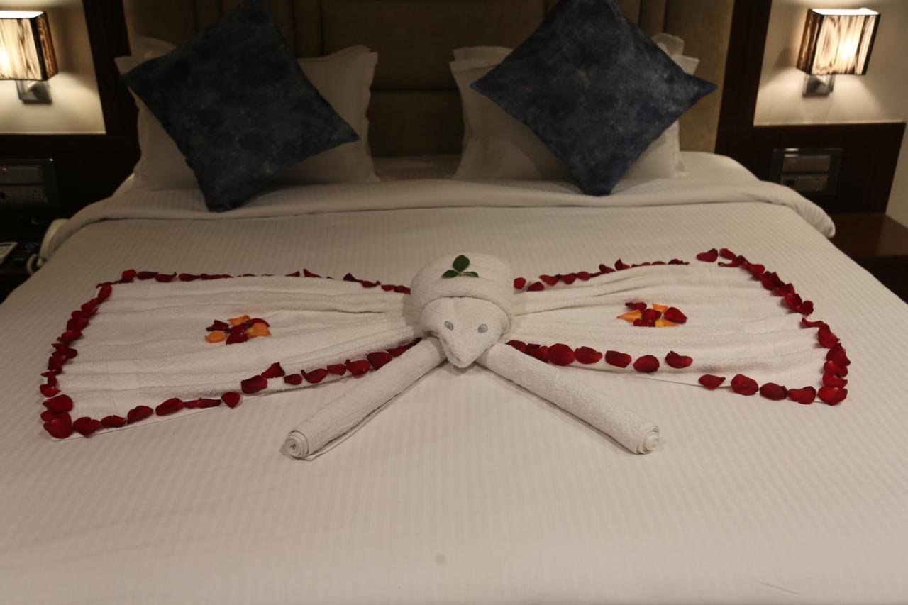 Hotel Prince Viraj 자발푸르 외부 사진