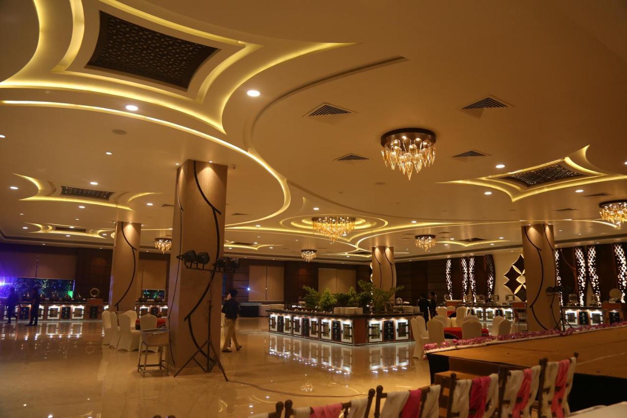 Hotel Prince Viraj 자발푸르 외부 사진