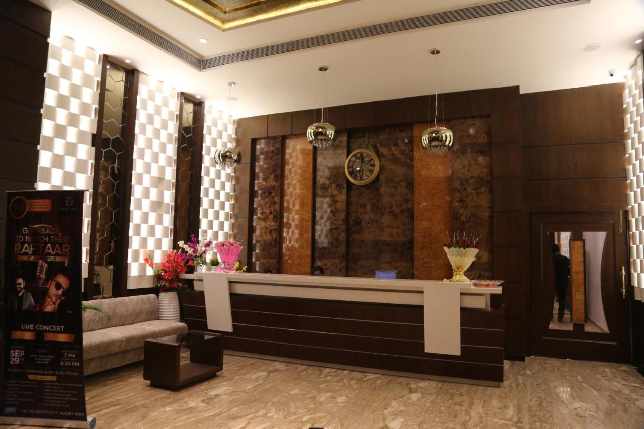 Hotel Prince Viraj 자발푸르 외부 사진