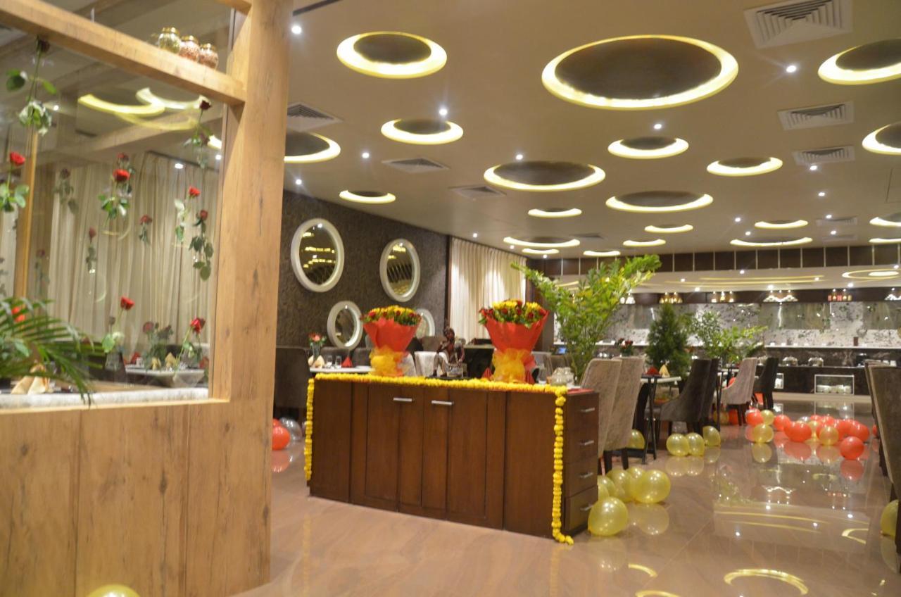 Hotel Prince Viraj 자발푸르 외부 사진
