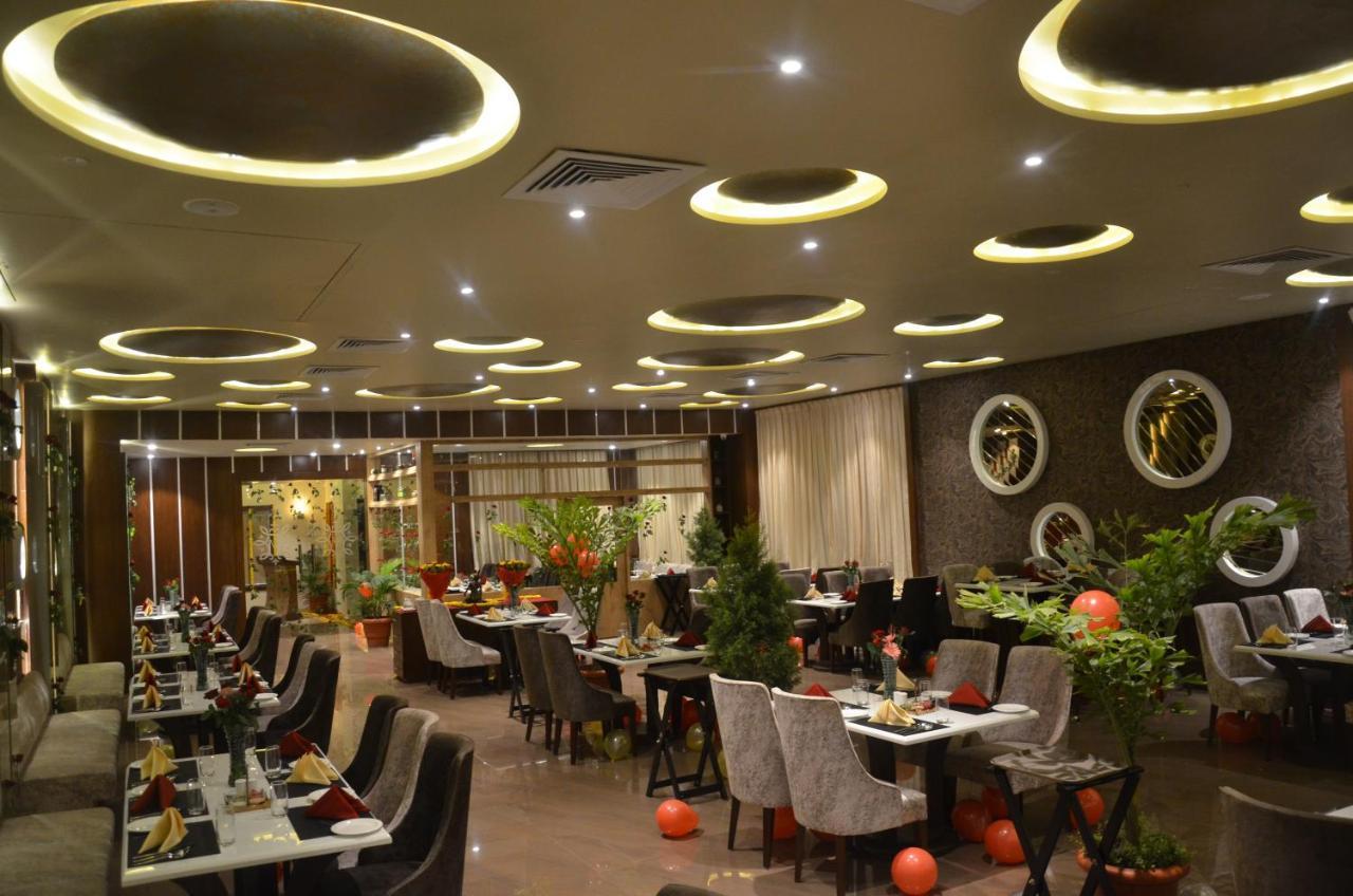 Hotel Prince Viraj 자발푸르 외부 사진