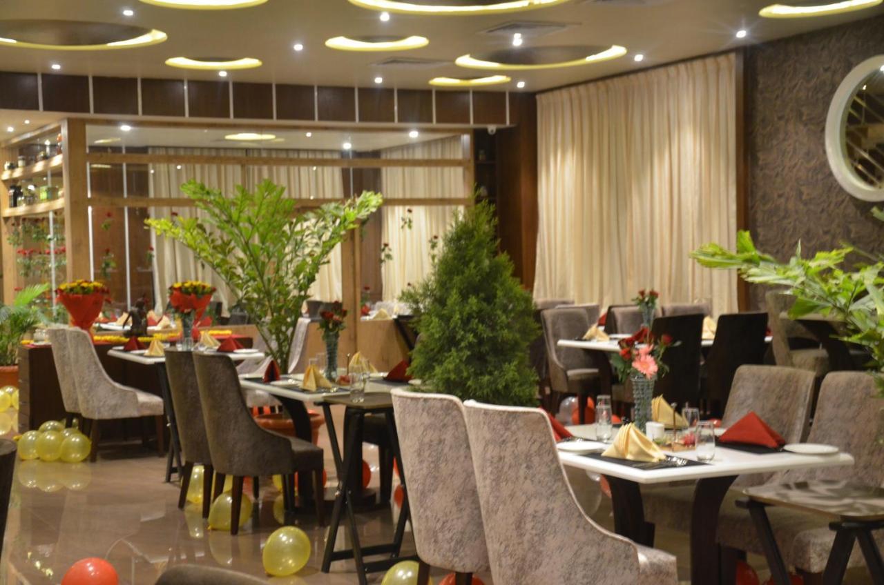 Hotel Prince Viraj 자발푸르 외부 사진